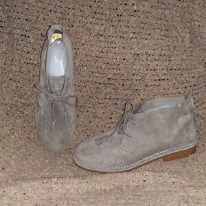 HUSH PUPPIES-Cyra Catelyn Desert Boots-Light Gray Suede-Sz 13-Near Mint